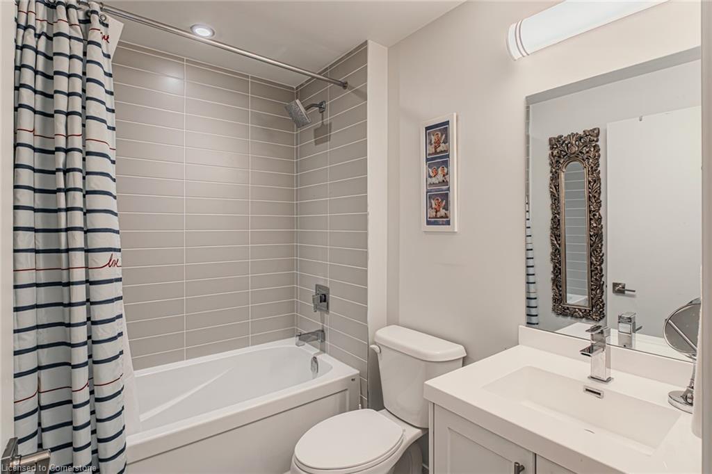 809-2093 Fairview Street, Burlington, ON - Indoor Photo Showing Bathroom