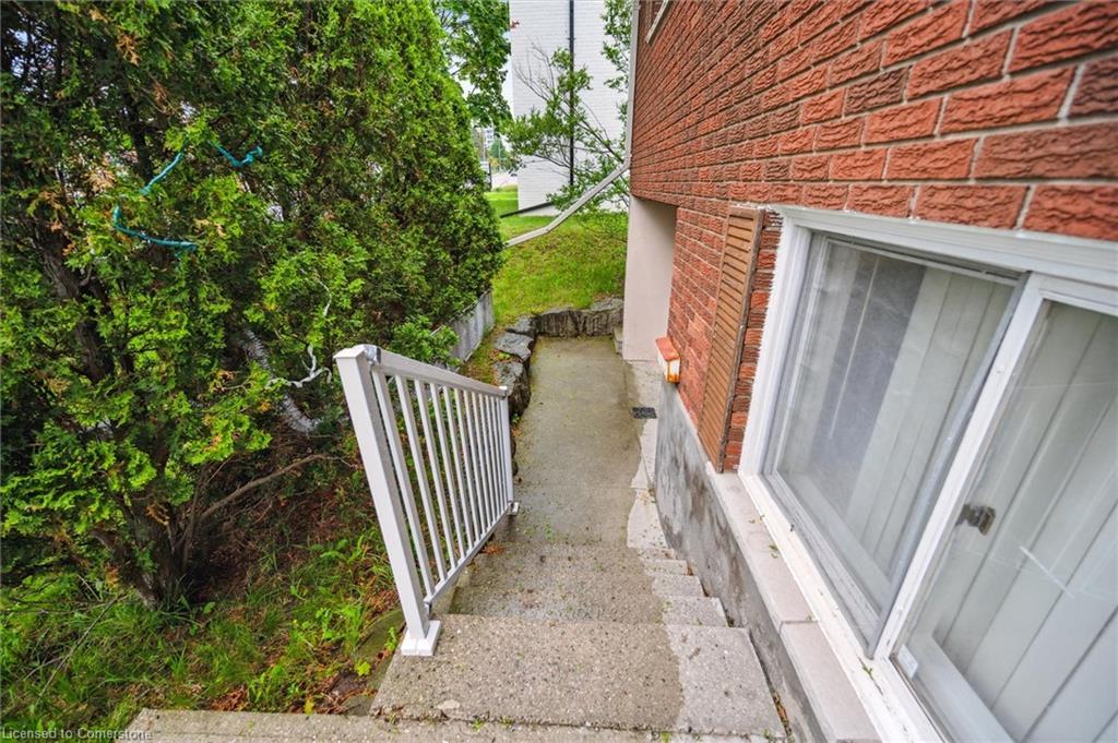 155 University Avenue E, Waterloo, ON