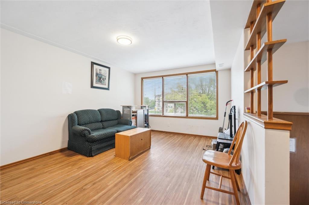 155 University Avenue E, Waterloo, ON