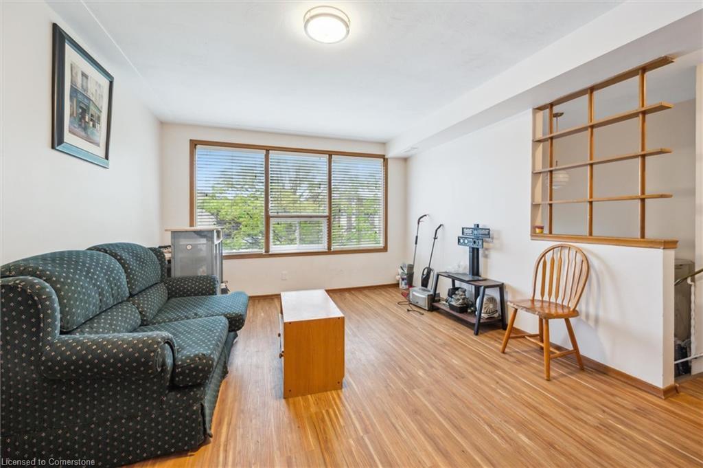 155 University Avenue E, Waterloo, ON