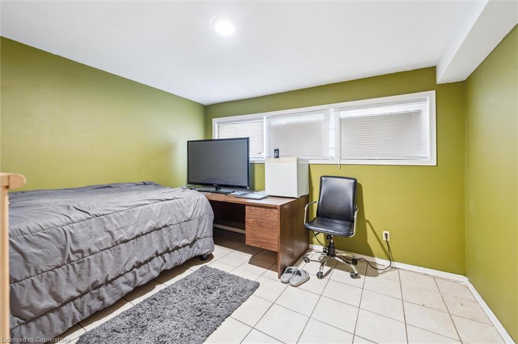 155 University Avenue E, Waterloo, ON