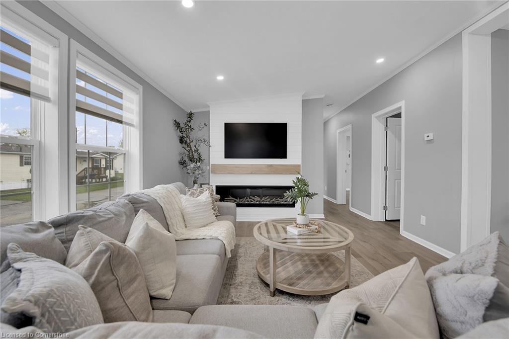 2 Driftwood Crescent, Nanticoke, ON - Indoor Photo Showing Living Room With Fireplace