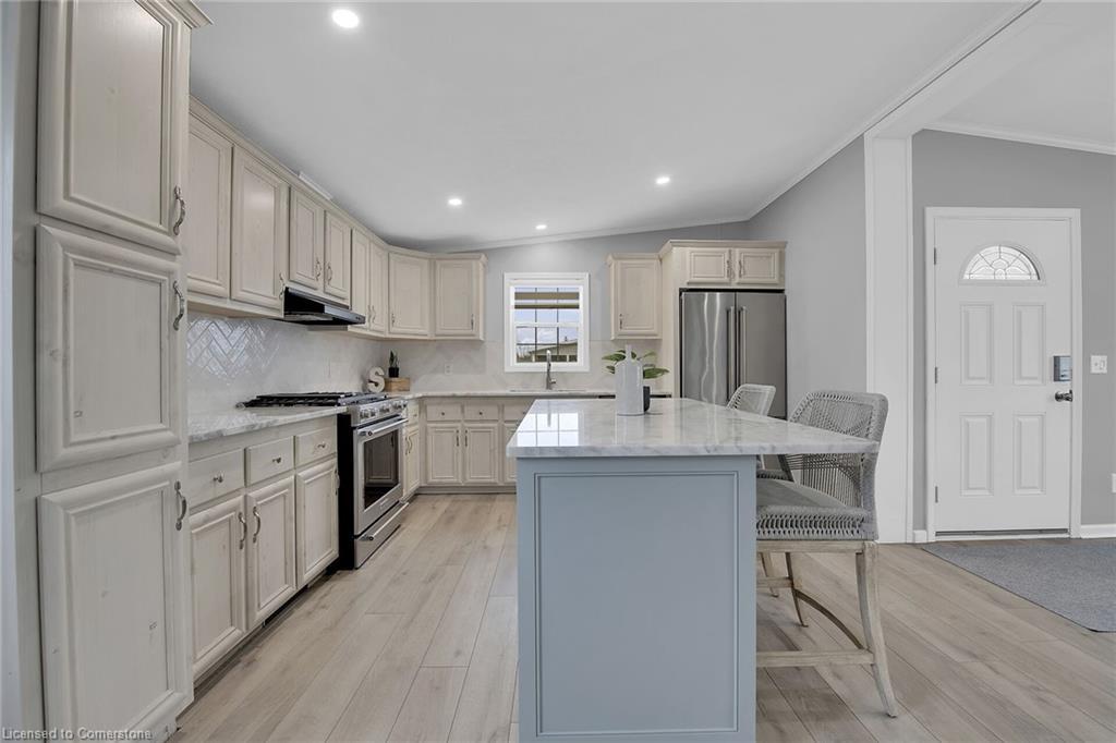 2 Driftwood Crescent, Nanticoke, ON - Indoor Photo Showing Kitchen