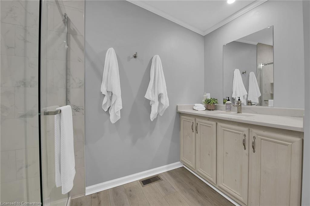 2 Driftwood Crescent, Nanticoke, ON - Indoor Photo Showing Bathroom