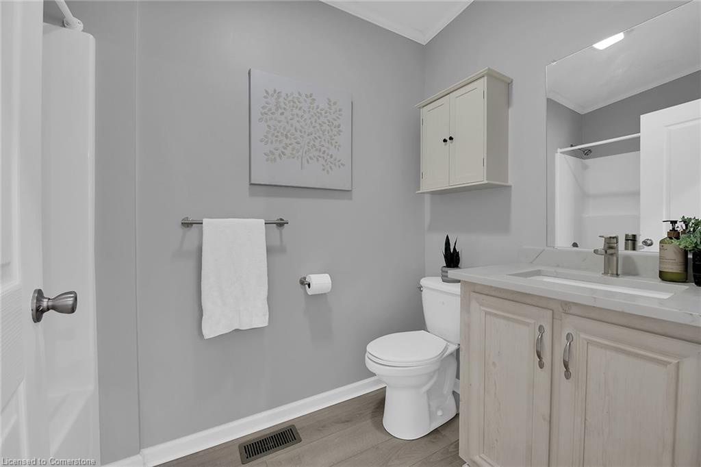 2 Driftwood Crescent, Nanticoke, ON - Indoor Photo Showing Bathroom
