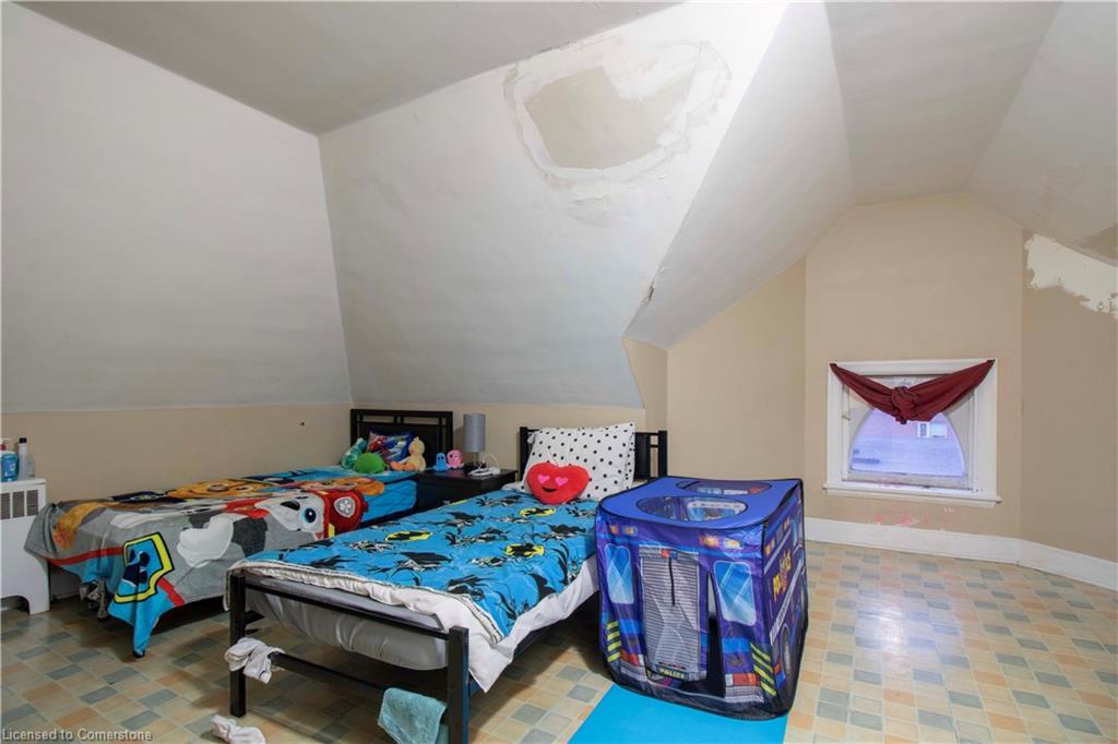 417 King Street W, Hamilton, ON - Indoor Photo Showing Bedroom