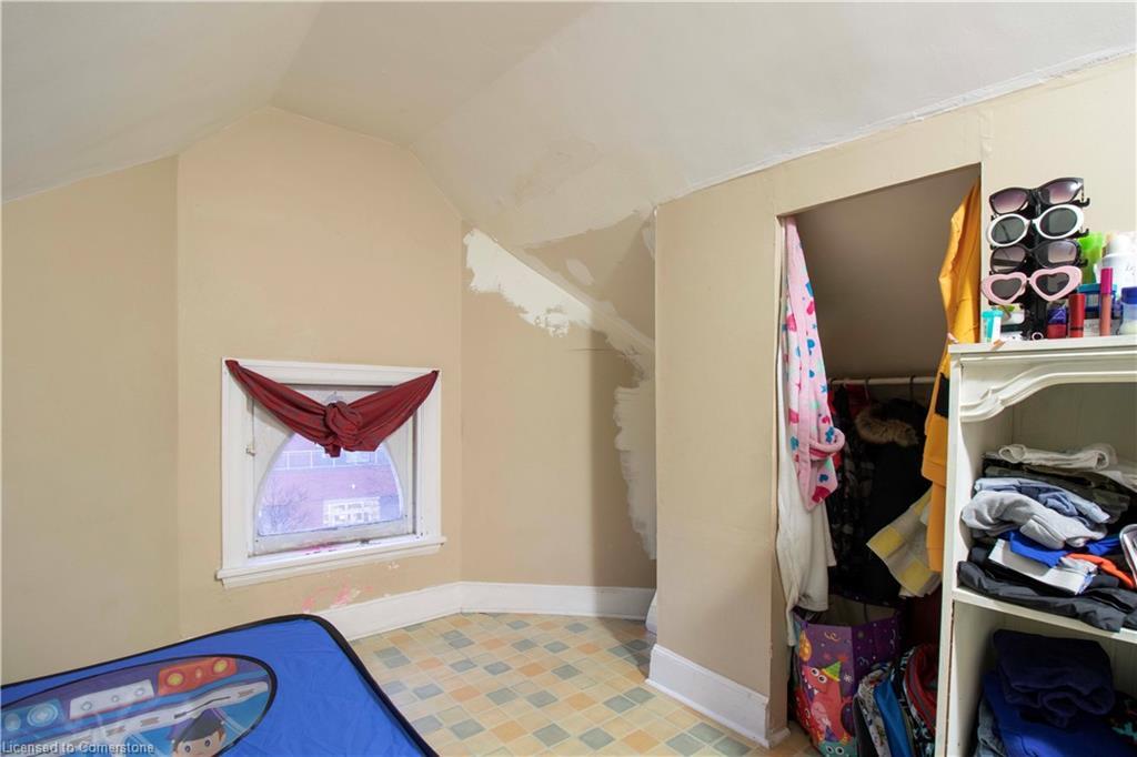417 King Street W, Hamilton, ON - Indoor Photo Showing Bedroom