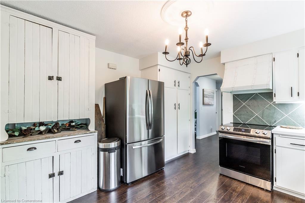 6607 Ellis Road, Cambridge, ON - Indoor Photo Showing Kitchen With Stainless Steel Kitchen