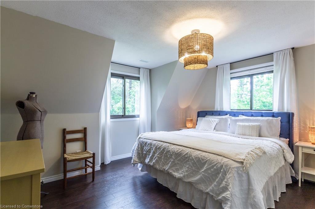 6607 Ellis Road, Cambridge, ON - Indoor Photo Showing Bedroom
