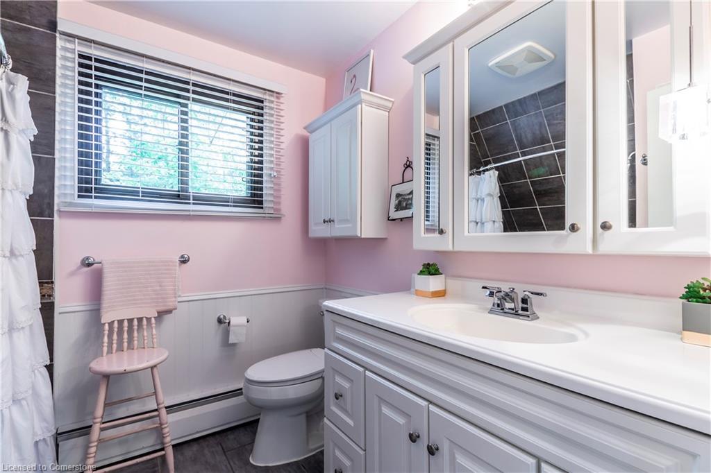 6607 Ellis Road, Cambridge, ON - Indoor Photo Showing Bathroom