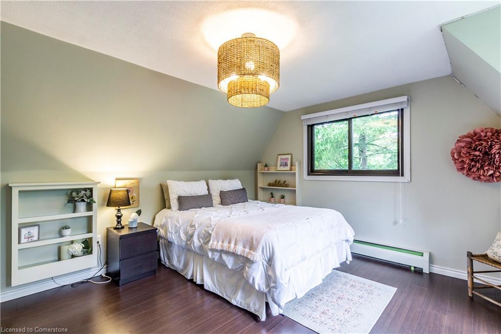 6607 Ellis Road, Cambridge, ON - Indoor Photo Showing Bedroom