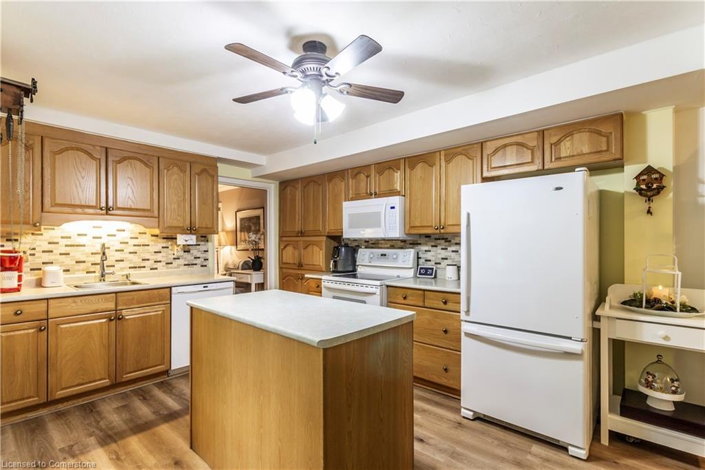 6607 Ellis Road, Cambridge, ON - Indoor Photo Showing Kitchen