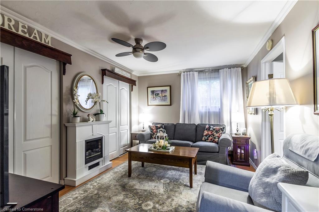 6607 Ellis Road, Cambridge, ON - Indoor Photo Showing Living Room With Fireplace