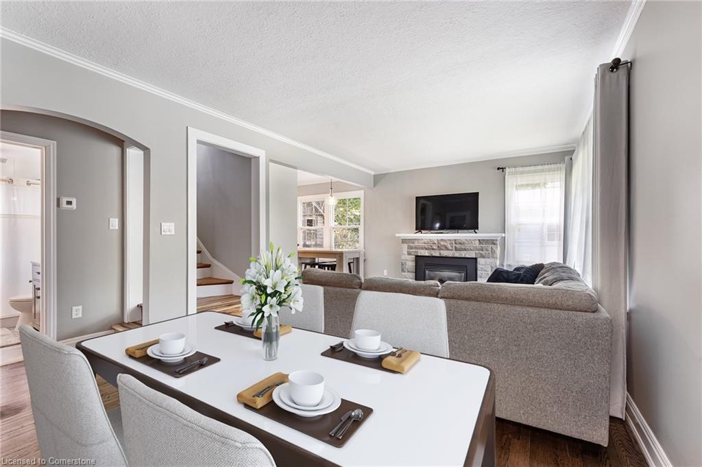 23 Nelles Boulevard, Grimsby, ON - Indoor Photo Showing Other Room With Fireplace