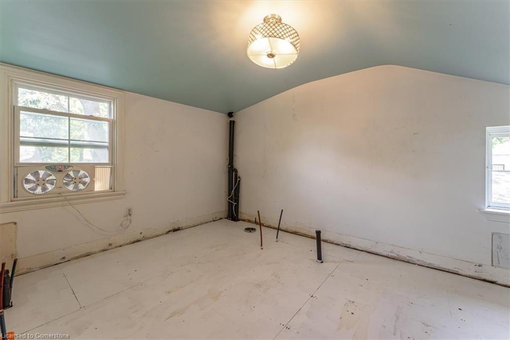 23 Nelles Boulevard, Grimsby, ON - Indoor