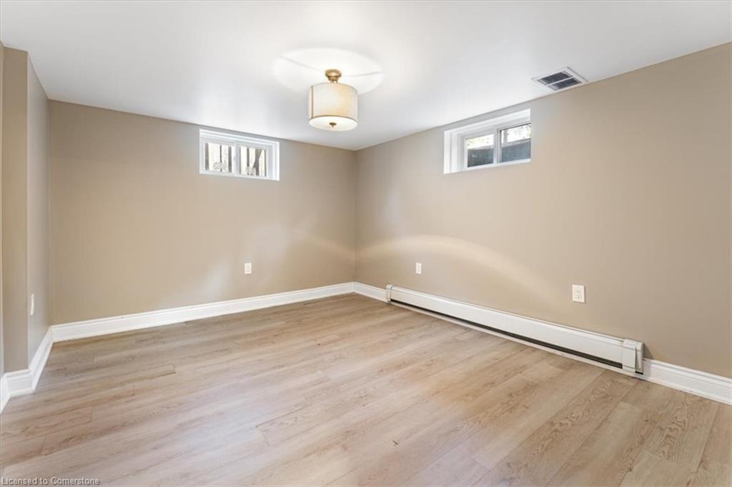 23 Nelles Boulevard, Grimsby, ON - Indoor Photo Showing Other Room