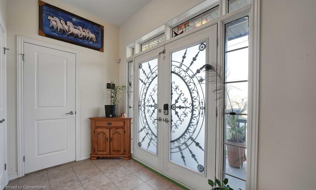 92 Scenic Ridge Gate, Paris, ON - Indoor Photo Showing Other Room