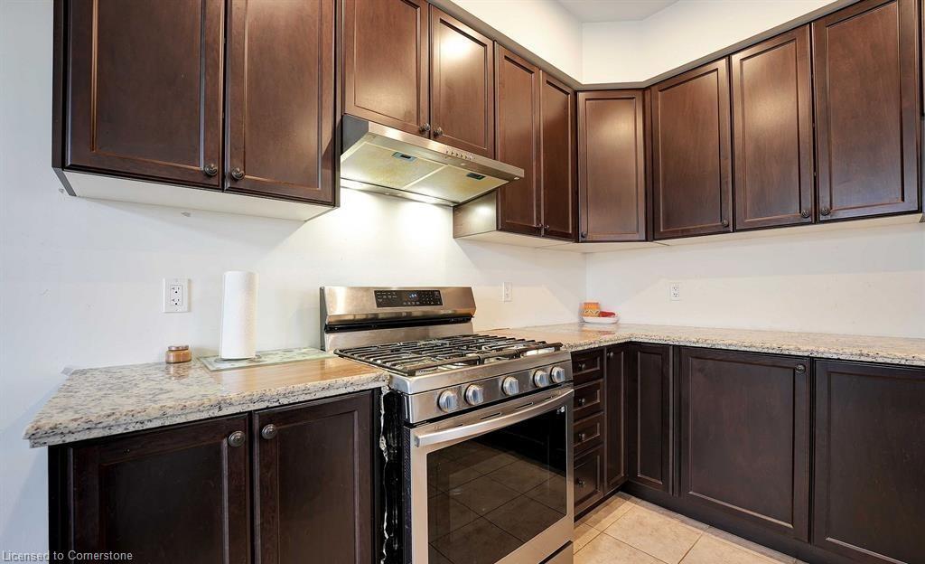 92 Scenic Ridge Gate, Paris, ON - Indoor Photo Showing Kitchen