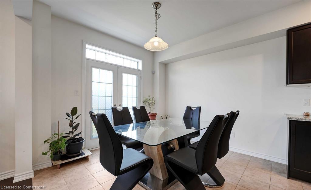 92 Scenic Ridge Gate, Paris, ON - Indoor Photo Showing Dining Room