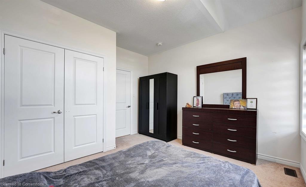 92 Scenic Ridge Gate, Paris, ON - Indoor Photo Showing Bedroom