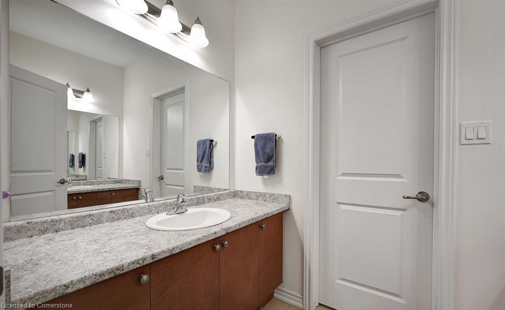 92 Scenic Ridge Gate, Paris, ON - Indoor Photo Showing Bathroom