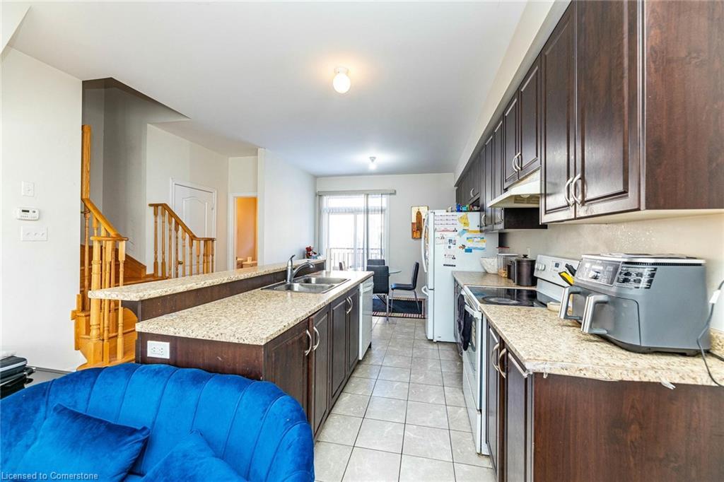 107 Sea Drifter Crescent, Brampton, ON - Indoor Photo Showing Kitchen With Double Sink