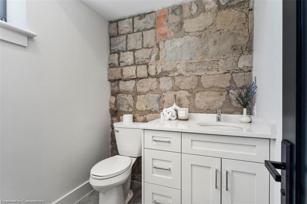 101-247 Brock Street, Amherstburg, ON - Indoor Photo Showing Bathroom