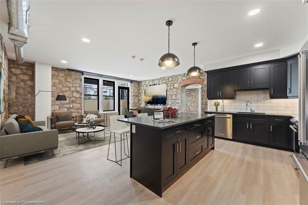 101-247 Brock Street, Amherstburg, ON - Indoor Photo Showing Kitchen With Upgraded Kitchen