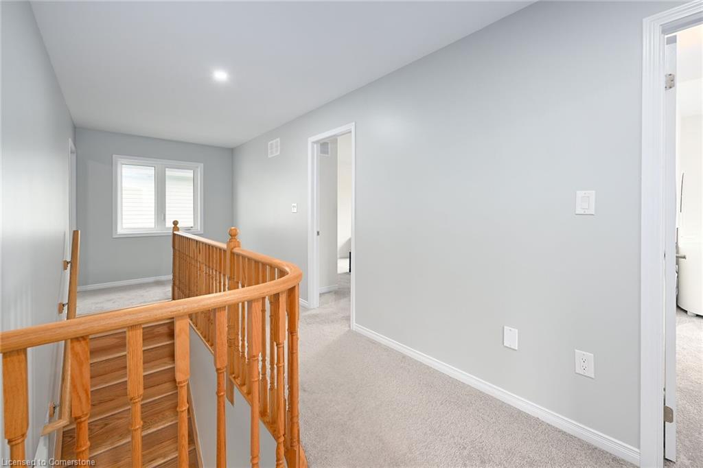 19 Froggy Drive, Welland, ON - Indoor Photo Showing Other Room