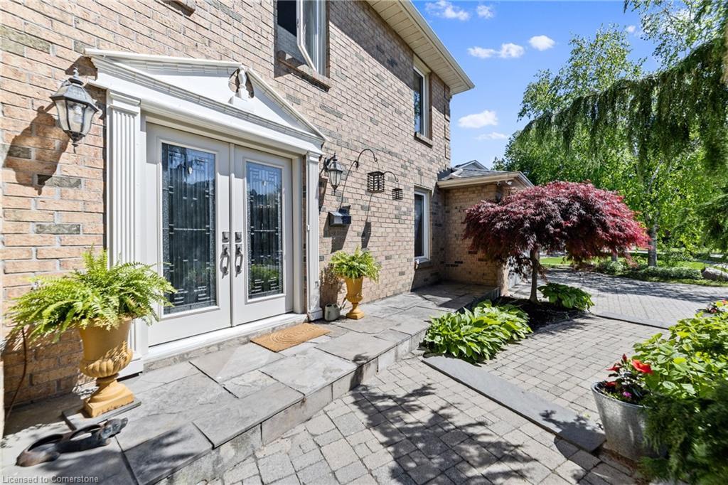 2131 Upland Drive, Burlington, ON - Outdoor