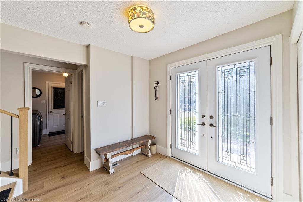 2131 Upland Drive, Burlington, ON - Indoor Photo Showing Other Room