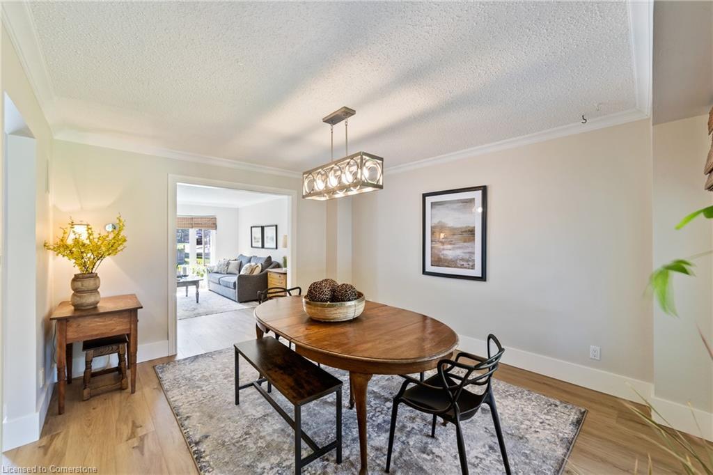 2131 Upland Drive, Burlington, ON - Indoor Photo Showing Dining Room