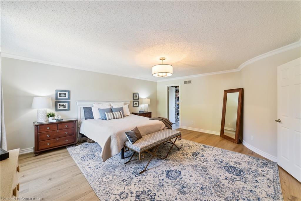 2131 Upland Drive, Burlington, ON - Indoor Photo Showing Bedroom