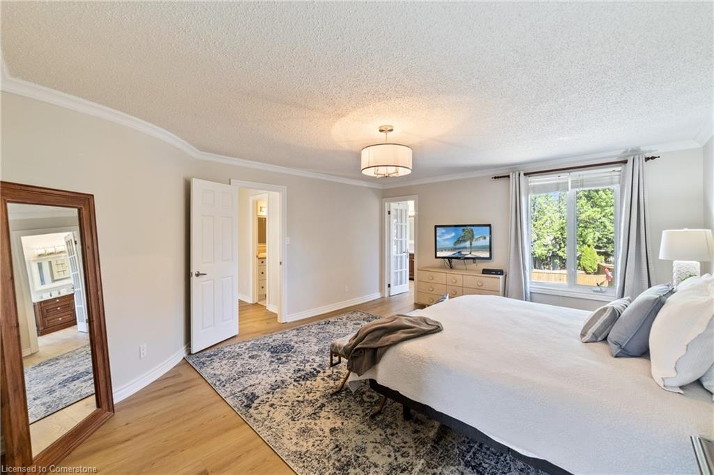 2131 Upland Drive, Burlington, ON - Indoor Photo Showing Bedroom