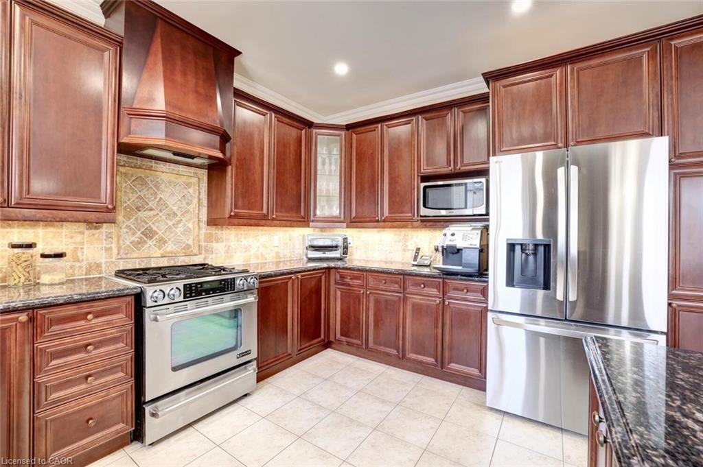 1400 Ferncrest Road, Oakville, ON - Indoor Photo Showing Kitchen With Stainless Steel Kitchen