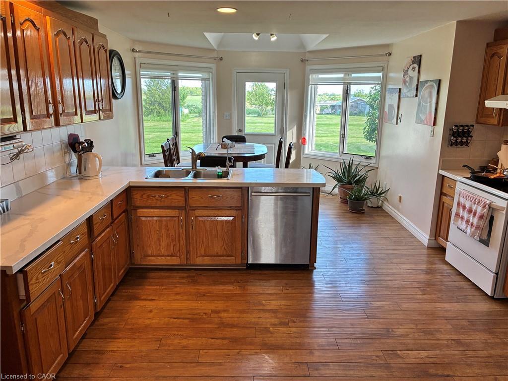 3088 Haldimand 9 Road, York, ON - Indoor Photo Showing Kitchen With Double Sink