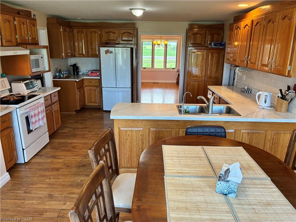 3088 Haldimand 9 Road, York, ON - Indoor Photo Showing Kitchen With Double Sink