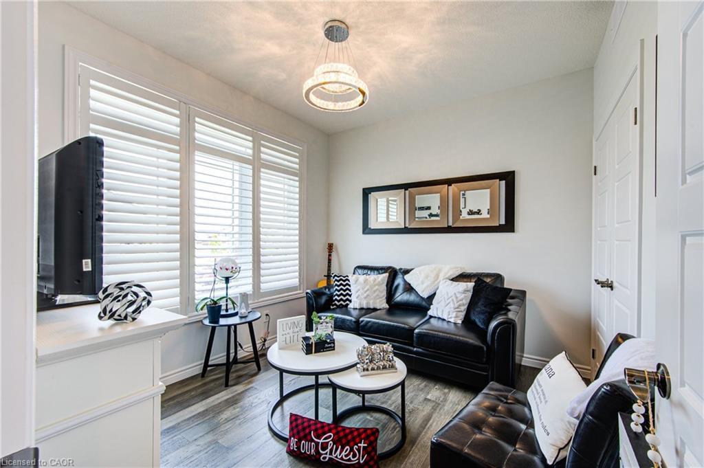 35 Lock Street, Innerkip, ON - Indoor Photo Showing Living Room