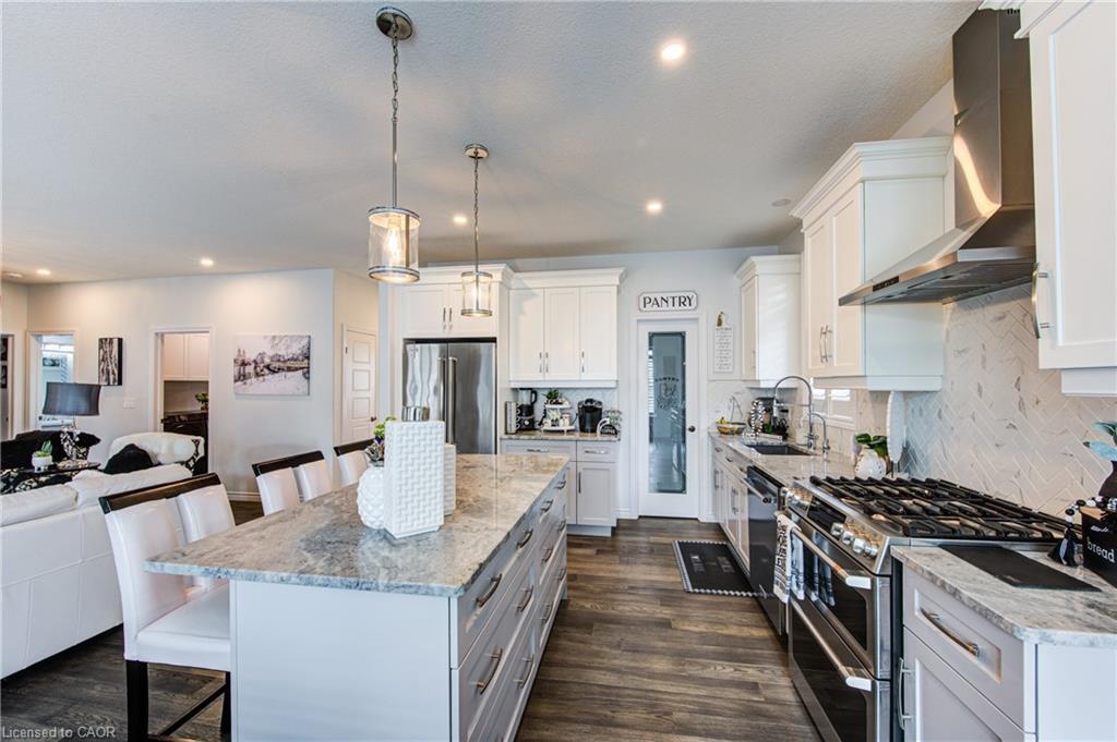 35 Lock Street, Innerkip, ON - Indoor Photo Showing Kitchen With Upgraded Kitchen
