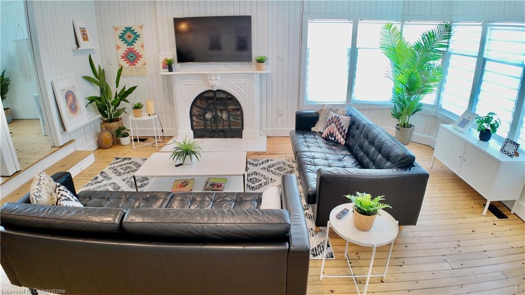 59 Shakespeare Avenue, Niagara-On-The-Lake, ON - Indoor Photo Showing Living Room With Fireplace