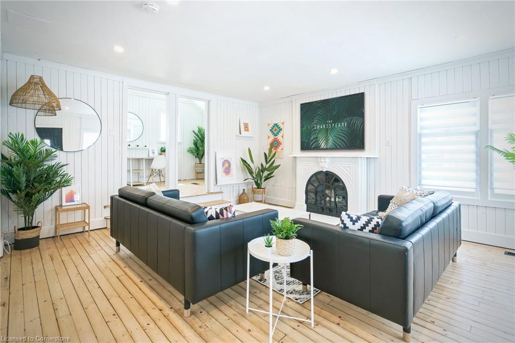 59 Shakespeare Avenue, Niagara-On-The-Lake, ON - Indoor Photo Showing Living Room With Fireplace
