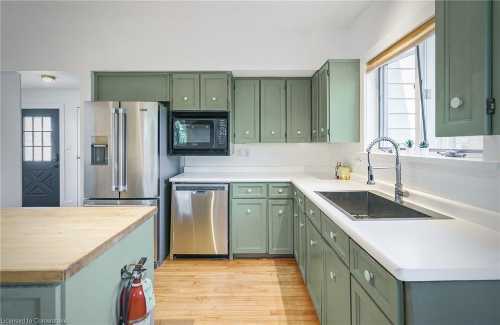 59 Shakespeare Avenue, Niagara-On-The-Lake, ON - Indoor Photo Showing Kitchen