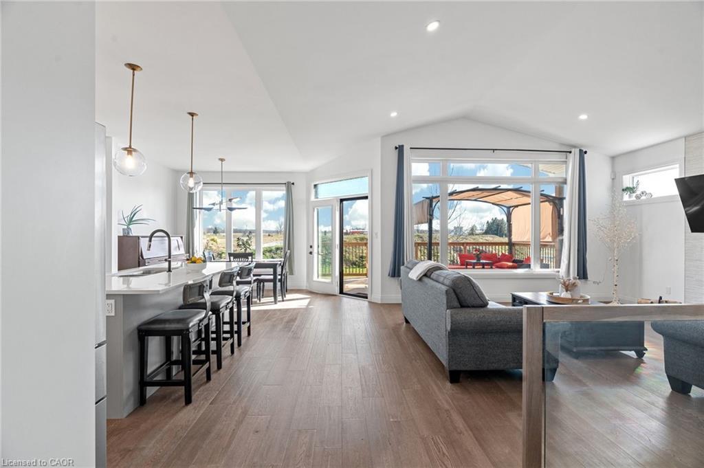 155 Mcleod Street, Parkhill, ON - Indoor Photo Showing Living Room