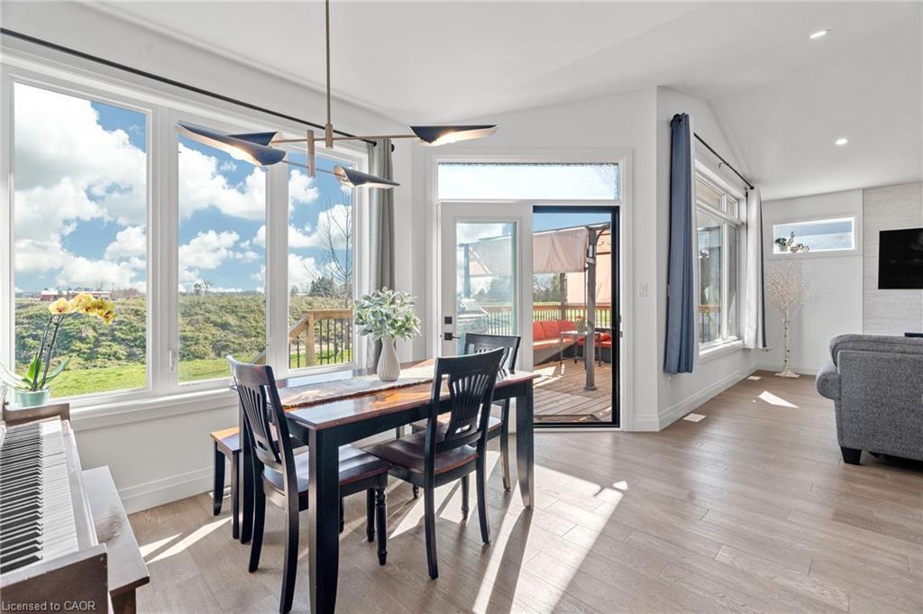 155 Mcleod Street, Parkhill, ON - Indoor Photo Showing Dining Room