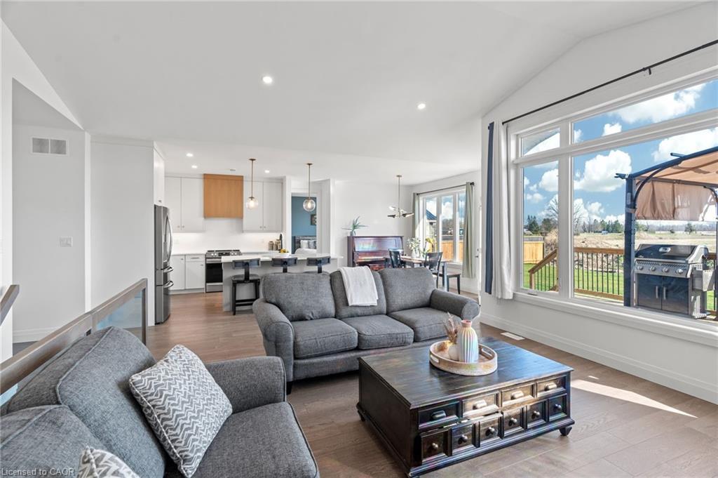 155 Mcleod Street, Parkhill, ON - Indoor Photo Showing Living Room