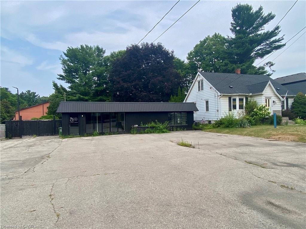 111-115 Fiddlers Green Road, Ancaster, ON