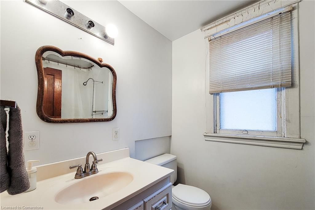 63 Carrick Avenue, Hamilton, ON - Indoor Photo Showing Bathroom