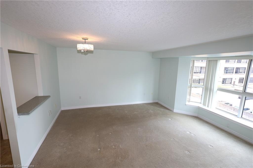 211-20 St George Street, Kitchener, ON - Indoor Photo Showing Other Room