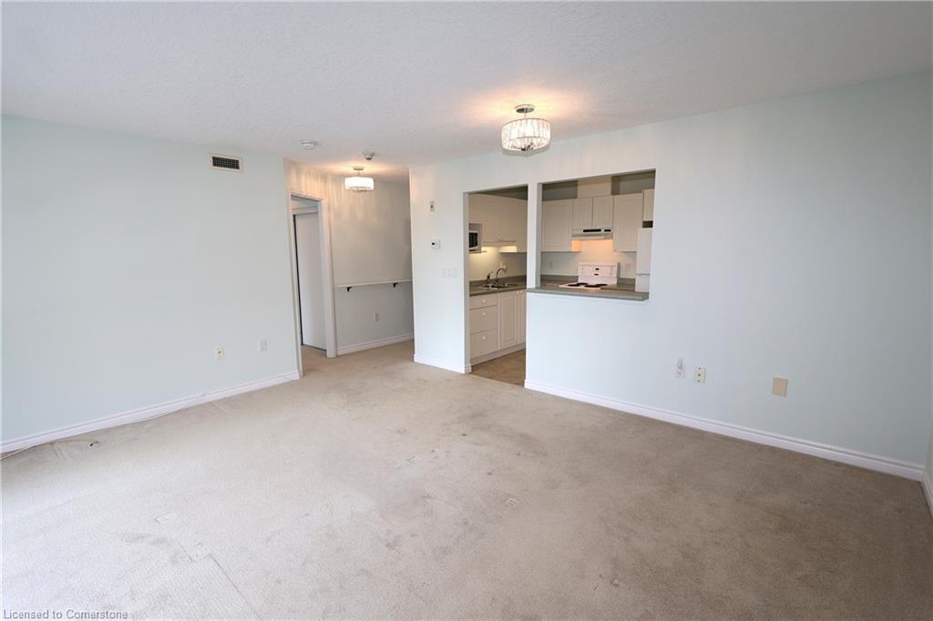 211-20 St George Street, Kitchener, ON - Indoor Photo Showing Other Room