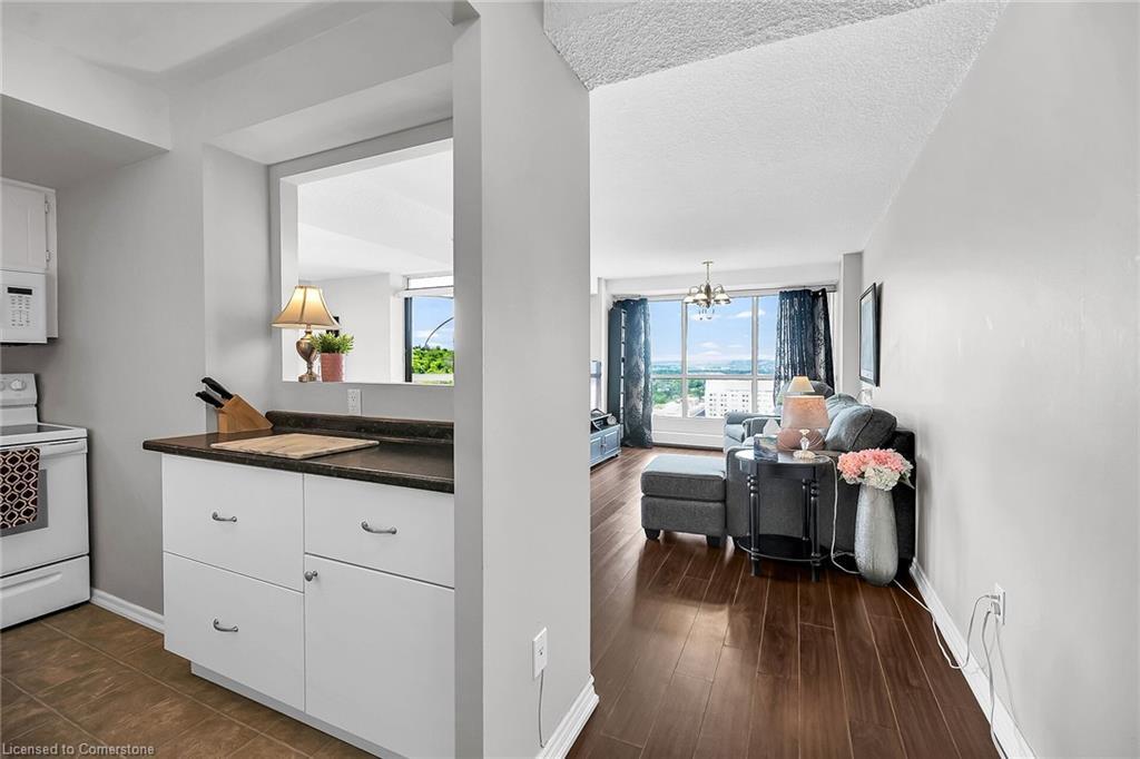 2908-150 Charlton Avenue E, Hamilton, ON - Indoor